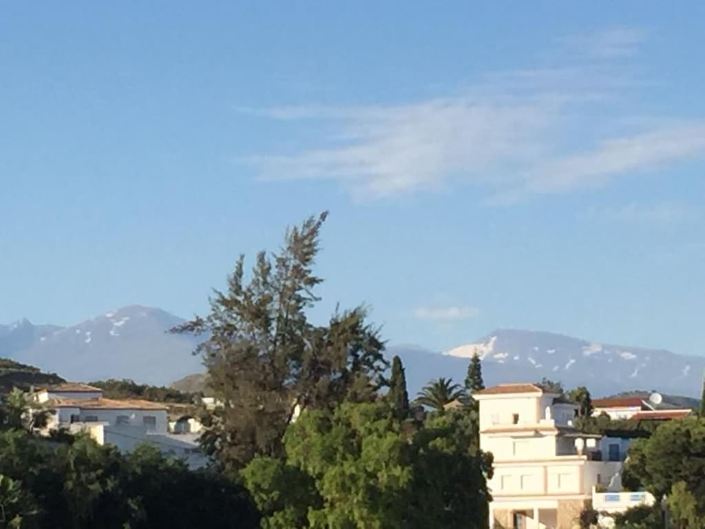 Villa La Torrecica, Con Caracter Andaluz Y Magnificas Vistas Al Mar Y Sierra Nevada Salobreña Esterno foto