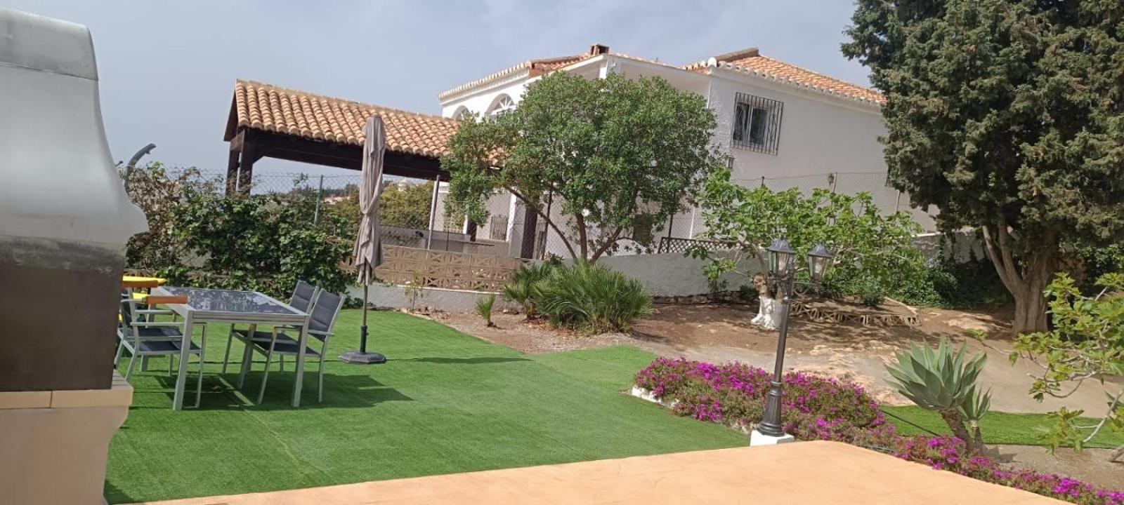 Villa La Torrecica, Con Caracter Andaluz Y Magnificas Vistas Al Mar Y Sierra Nevada Salobreña Esterno foto